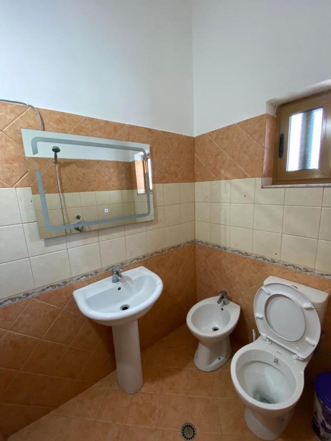 Guest House Lionel Durres Exterior photo