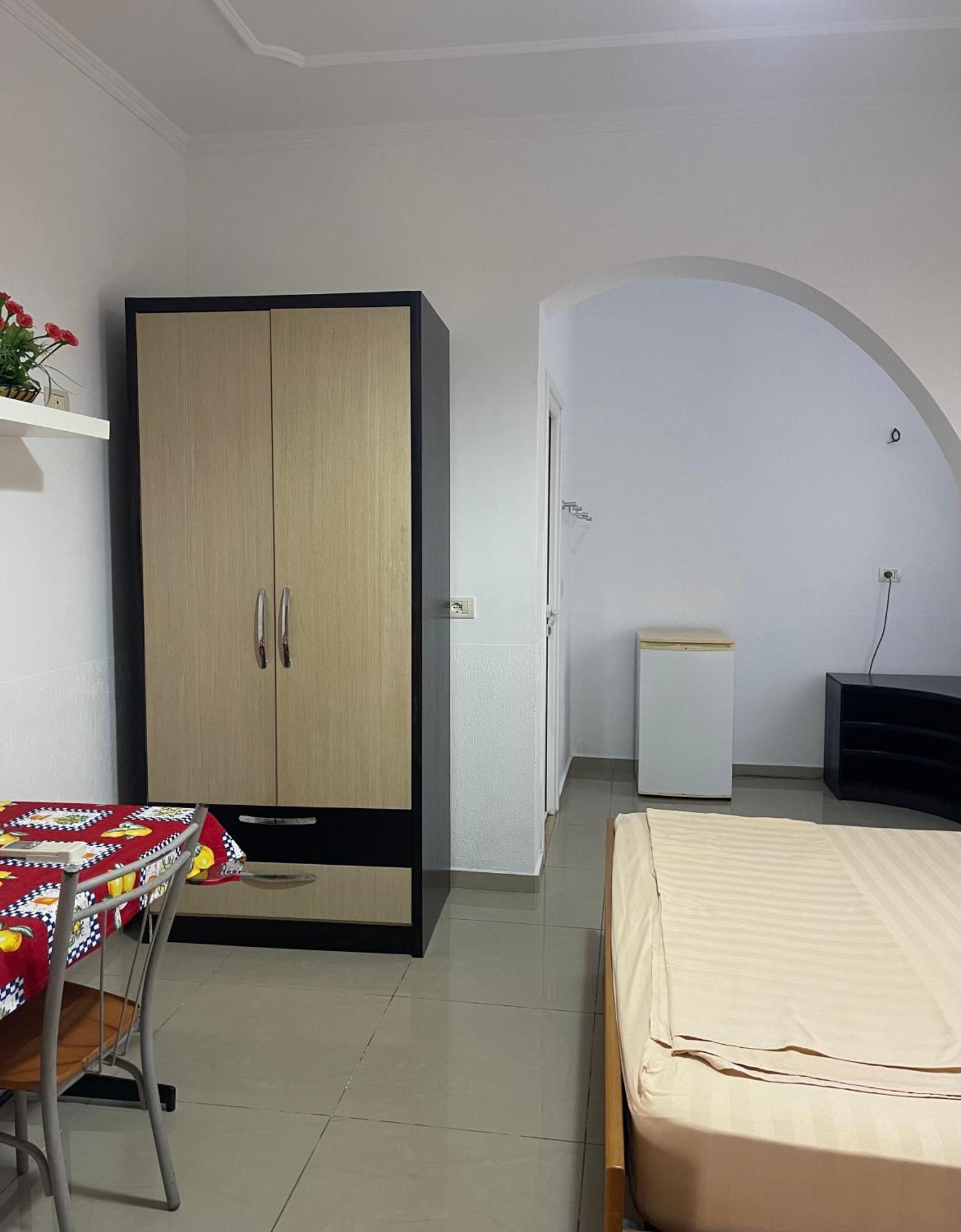 Guest House Lionel Durres Exterior photo